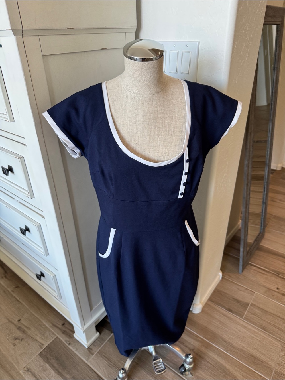 NWT Glamour Bunny L Dita Pencil Dress